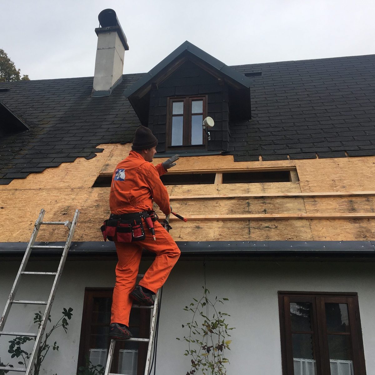 Hodinový manžel Radek – oprava střechy, Česká Lípa a okolí