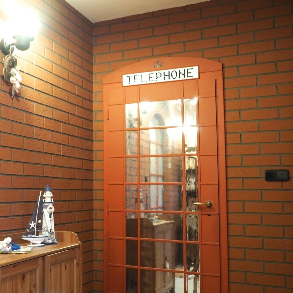 Imitace telefonní budky